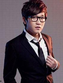 肖飞个人资料,才华横溢的青年才俊，多领域成就斐然